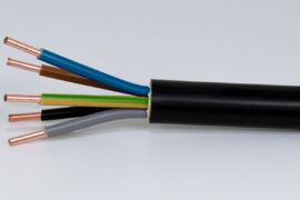 Multiple vase copper and aluminum cables, PVC or XLPE insulated, and plastic coated without reinforcement